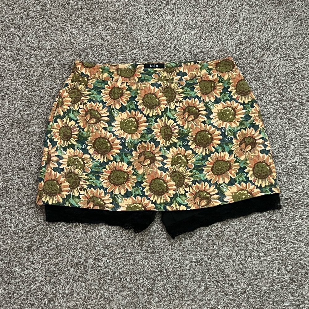 Sunflower Print Women's Shorts - Black and Green